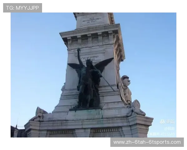 足球纪念雕像的选址和姿态设计是否考虑球员生涯标志性瞬间呈现